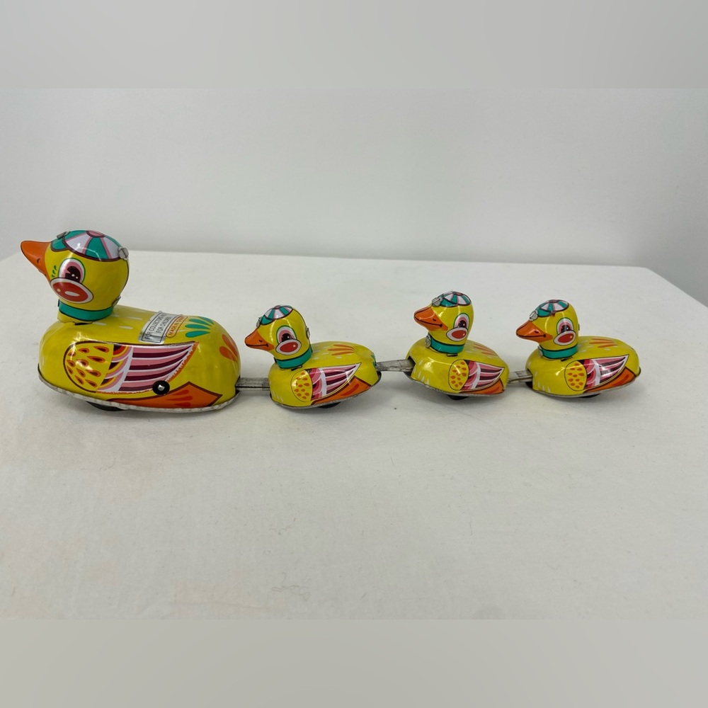 Vintage Duck Family wind up Toy Train 1970’s